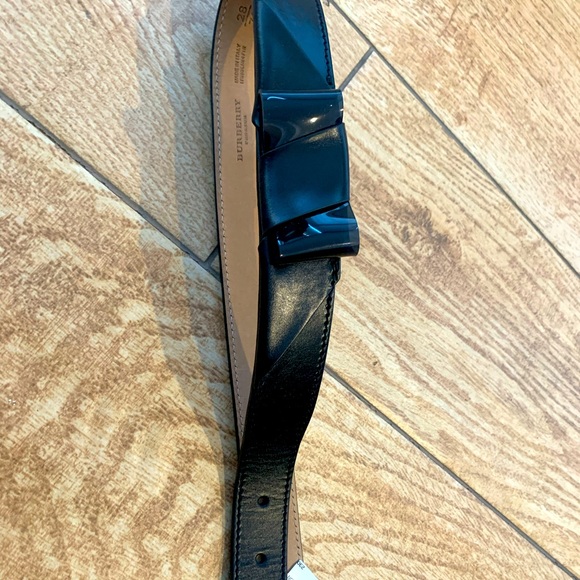 Burberry belt - Picture 1 of 1